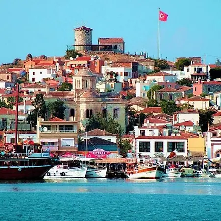 Cunda Palace فندق